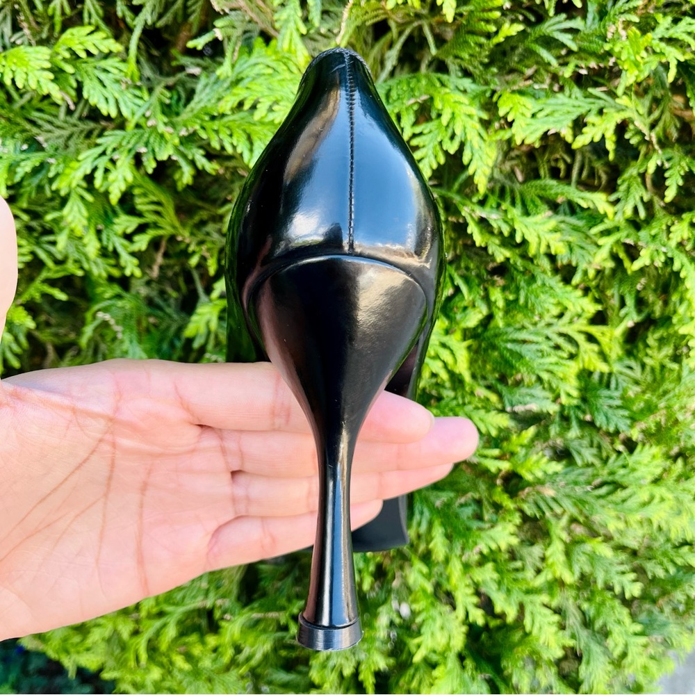 New! Dolce & Gabbana Black Patent Round Toe Spool Heel Classic Pumps - Picture 7 of 9